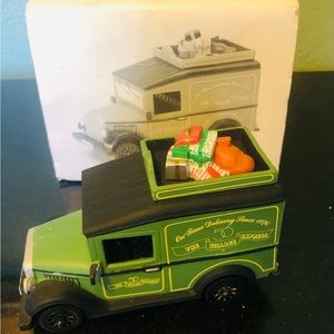 Department 56 Heritage Village Collection Village Express Van Hand-painted